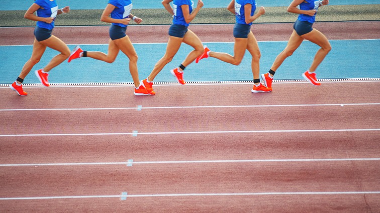 扑克高手为什么常弃牌（顶级扑克玩家为何经常选择弃牌）